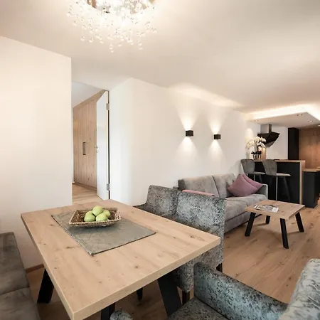 Alpenrot Apartment *